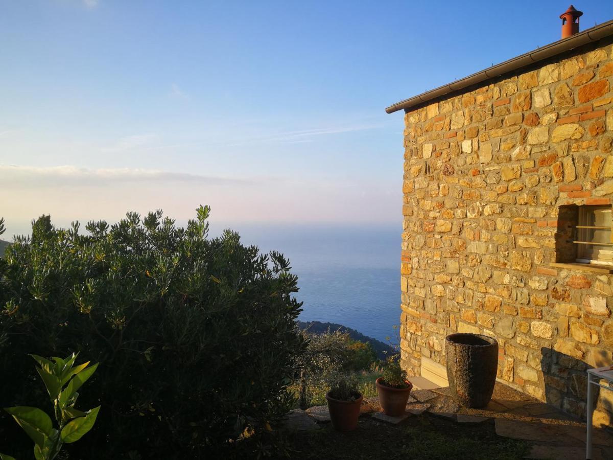 Cottage La Casa Del Pittore Reggimonti Exterior foto
