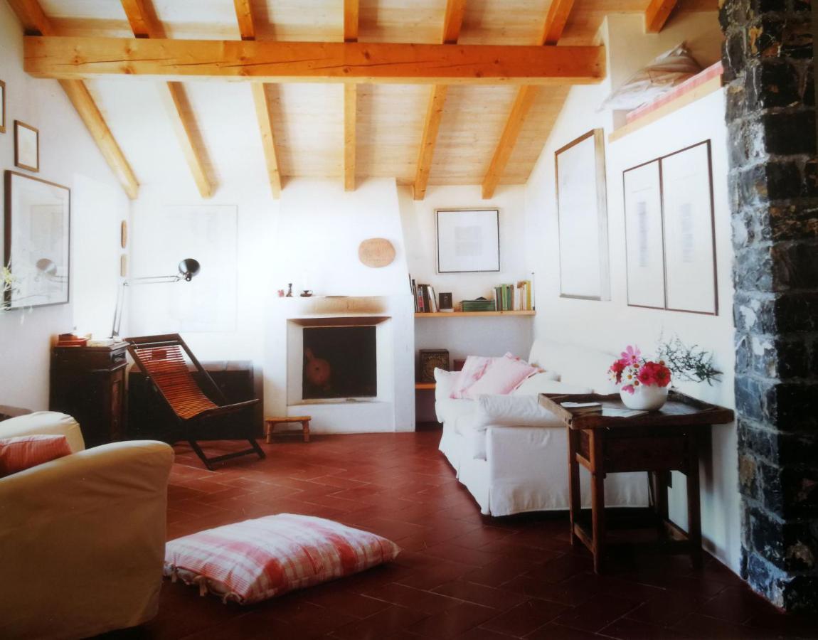 Cottage La Casa Del Pittore Reggimonti Exterior foto